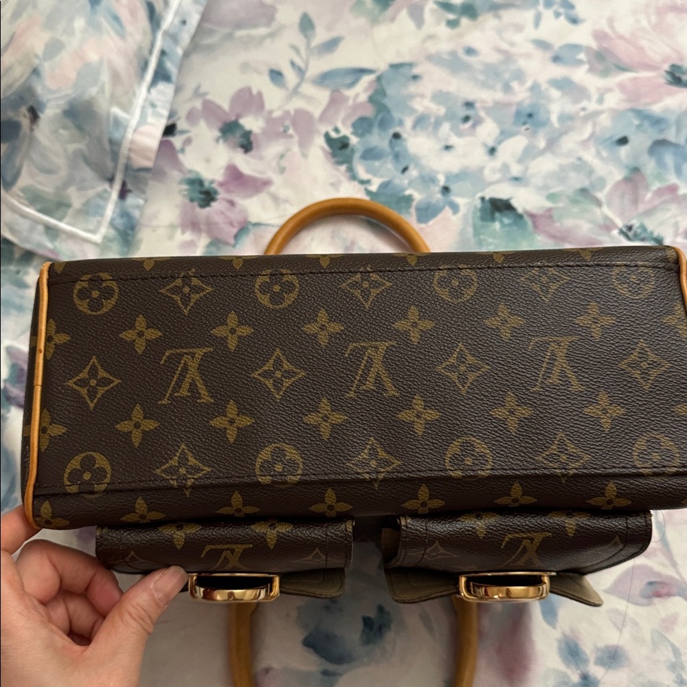 Authentic Louis Vuitton Manhattan PM Brown and Gold Monogram Satchel - Picture 14 of 16